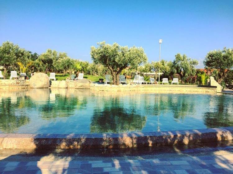 Гостевой дом Agriturismo Masseria I Risi Санта-Эуфемия-Ламеция Экстерьер фото